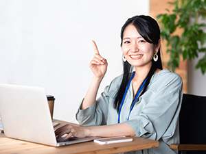 株式会社ニキヒューマンリンク(ニキグループ) 経理・総務／月給30万円以上／年休120日／土日祝休み