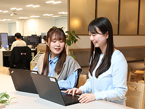 株式会社セレス【プライム市場】 ITサポート事務／未経験歓迎／年休129日／服装髪色自由