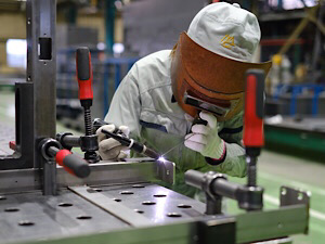 山形エム・シー株式会社 半導体等に関わる製造職／日勤のみ／未経験歓迎／賞与年2回