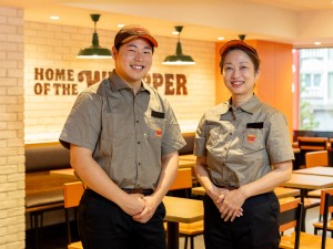 Ｂｅｌｌ　ｔｒｅｅ株式会社 店舗運営スタッフ／月給30万円超／原則定時退社／報奨金あり