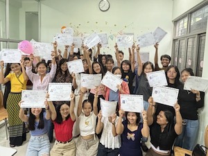 ＢＡＮＤ　ＢＲＩＤＧＥ協同組合 海外事業のサポート事務／年休120日以上／フレックスタイム制