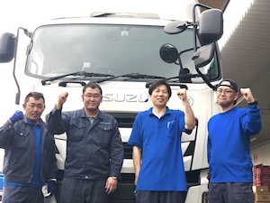 ロジスティクスワールド株式会社 10tトラック運転手／各種手当充実／基本土日休み／賞与年2回