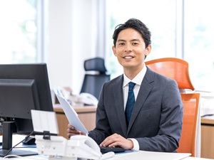 株式会社高山 事務責任者（管理職）候補／年休124日／賞与4カ月／土日祝休