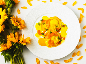 株式会社サニーテーブル レストランを彩るグラフィックデザイナー／月給27万円～