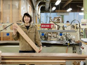 ナガノインテリア工業株式会社 家具職人／未経験歓迎／土日祝休／のどかな朝倉勤務／転勤なし