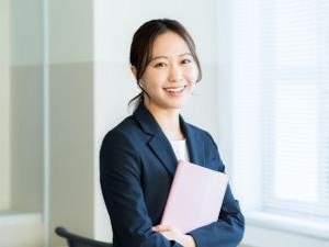 三井住友信託銀行株式会社 資産運用アドバイザー／土日祝休／17時台に終業／有給取得推進