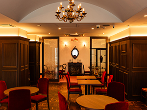 喫茶館 Bleu Montagne・Cafe Bleu Montagne（南青山リアルエステート株式会社） カフェ店舗運営・キッチン／月給28万円～／年休130日