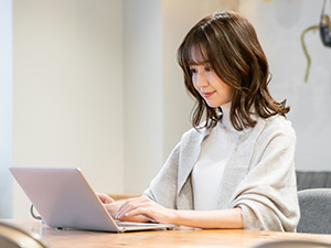株式会社共立トラスト（共立トラベルエージェンシー） 自社旅行ツアーをPRするライター／未経験OK／年休120日
