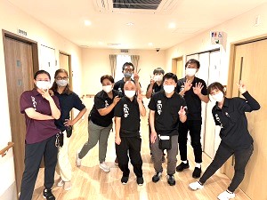 株式会社グリップ 介護スタッフ／未経験歓迎／面接1回のみ／賞与年4回／定時退社