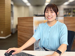 株式会社アイワ不動産(アイワグループ) 経理／賞与実績4ヶ月分／年間休日125日／土日祝休み／残業少