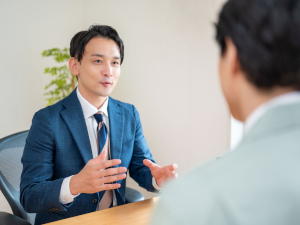 山通システムサービス株式会社 IT営業／幹部候補／定着率90%以上／年休124日／転勤なし