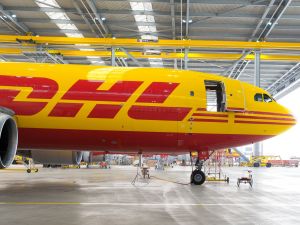 DHLジャパン株式会社（ディー・エイチ・エル・ジャパン株式会社） カスタマーケア（輸送状況の確認・お客様サポート）年休124日