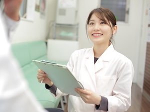 株式会社コスモス調剤 人事労務担当／賞与実績年4回／各駅至近／転勤なし