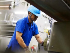 ナベプロセス株式会社 製造オペレーター／年休124日／土日祝休／未経験歓迎／残業少