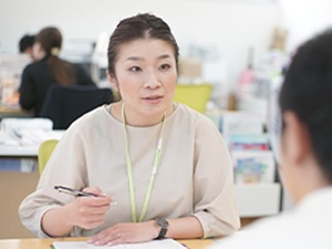 ウェルビー株式会社 営業／土日祝休み／月給30万円～／賞与年2回／時間休OK