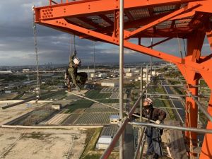 株式会社サーティーンズ 鳶工事・塗装スタッフ／残業月5h以下／未経験歓迎／転勤なし