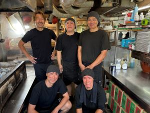 株式会社さわら街道 お持ち帰り焼鳥店スタッフ／日曜休／年収500万円可／接客ナシ