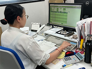 株式会社オノマシン 経理／残業少／完全週休2日／定着率96.4％／創業100周年