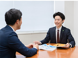 岐阜プラスチック工業株式会社 ルート営業／未経験OK／土日祝休み／賞与実績4.7カ月