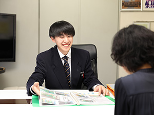 アリさんマークの引越社（株式会社引越社）／さいたま支店・豊島支店 見積スタッフ／未経験歓迎／保証給ありで月給33万超スタート