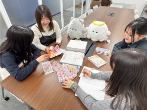 株式会社クラツクス 商品企画／フレックス率100％／年休126日／未経験OK