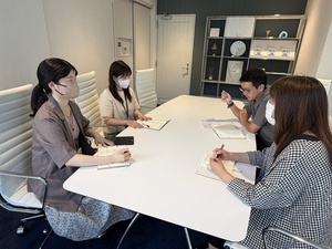 ＦＰＬ証券株式会社 経理事務／賞与4.5か月／年休125日／実働7h＆17時退社