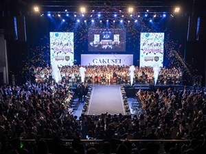 株式会社ＫＡＮＳＡＩ　ＣＯＬＬＥＣＴＩＯＮ イベントプロデューサー／学生ランウェイ企画運営／年休120日