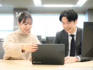 リコーリース株式会社【プライム市場】 金融事務アシスタント／年休122日／土日祝休／フレックス制度