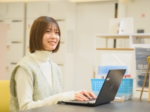 コクヨアンドパートナーズ株式会社(コクヨグループ) 総務コンシェルジュ／淀屋橋駅チカ／新規メンバー募集／土日祝休