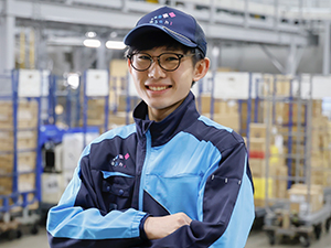 アサヒロジスティクス株式会社 草加グロッサリー物流センター 物流センターの現場管理／未経験歓迎／年休117日／残業少なめ