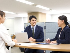 株式会社リエイケア 介護施設のエリアマネージャー／経験不問／年休122日／残業少
