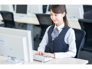 東運サービス株式会社 一般事務／未経験歓迎／年休127日／残業月5H未満／転勤なし