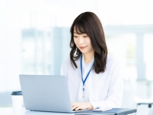 合同会社ＤＭＭ．ｃｏｍ 営業事務／月給29万円以上／フレックスタイム／未経験歓迎