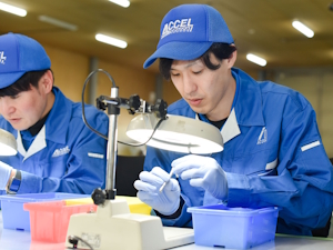 株式会社アクセル モクモク検査スタッフ／未経験大歓迎／月収35万円以上可