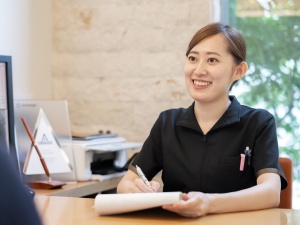 医療法人ＣＲＥＡ（ただこし歯科・矯正歯科 総合クリニック） 歯科カウンセラー／経験不問／月給25万円以上／残業10h以下