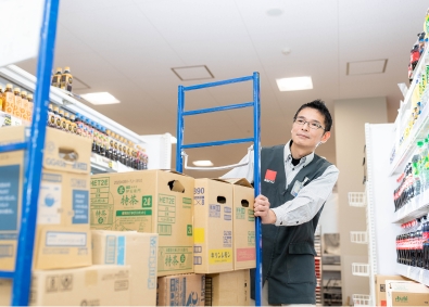 株式会社西友(トライアルグループ) 西友の夜間専任リーダー／年休161日／賞与年3回