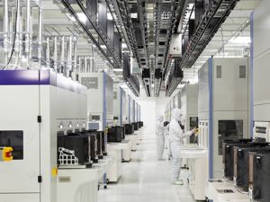 ＫＭＴ株式会社 半導体製造装置の保守・保全／未経験歓迎／入社祝い金10万円