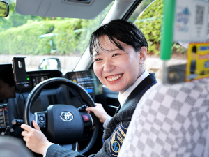 つばめ自動車株式会社(つばめタクシーグループ) ドライバー／月給30万円以上／面談1回／T01DV