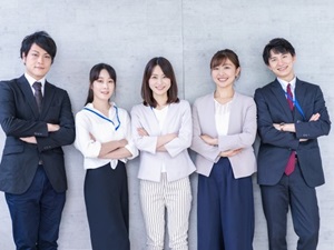 ＫＯＥＩ　ＪＡＰＡＮ株式会社 法人営業／業界未経験可／若手活躍／平均年収605万円／転勤無