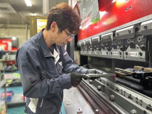 共栄工業株式会社 鉄やステンレスの機械加工／賞与4カ月分／面接1回
