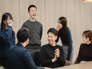 クイック・ネットワーク株式会社 反響営業／月給30万円補償／年休130日／業界シェアNo.1