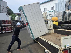 グランド産業株式会社 仮設トイレ配送スタッフ／月給33万円～／普通免許のみOK