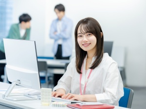 澁澤ファシリティーズ株式会社 総務事務／完全週休2日制／土日祝休み／7時間勤務／賞与年2回