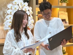 株式会社シーエーリーディング 空間プロデューサー／土日祝休／オフィスカジュアル／残業少なめ