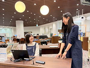 株式会社早稲田大学アカデミックソリューション 学生・教職員支援業務スタッフ／図書館で業務スタート／英語必須