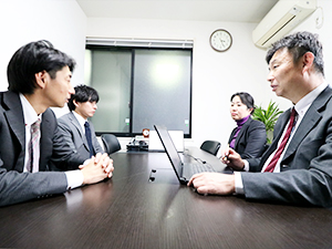 税理士法人 上島会計事務所 財務コンサルタント／月給30万円以上／土日祝休み／転勤なし