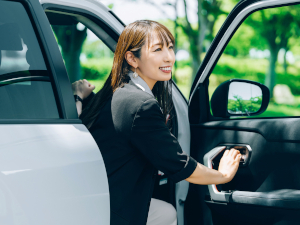 株式会社大勝 車両の引取・納車スタッフ／未経験歓迎／賞与年3回／月残業5h