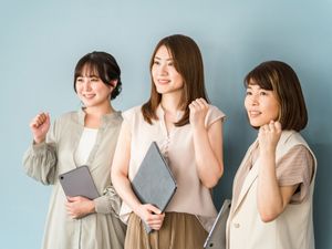 株式会社ココカラ 記帳事務（会計入力）／土日祝休／賞与年3回／年休120日
