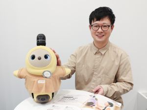 ＧＲＯＯＶＥ　Ｘ株式会社 LOVOT販売スタッフ／未経験可／残業少／月収30万円実績有