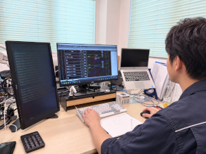 株式会社ノーム 制御設計／転勤なし／月給42万円～／土日祝休／年休120日